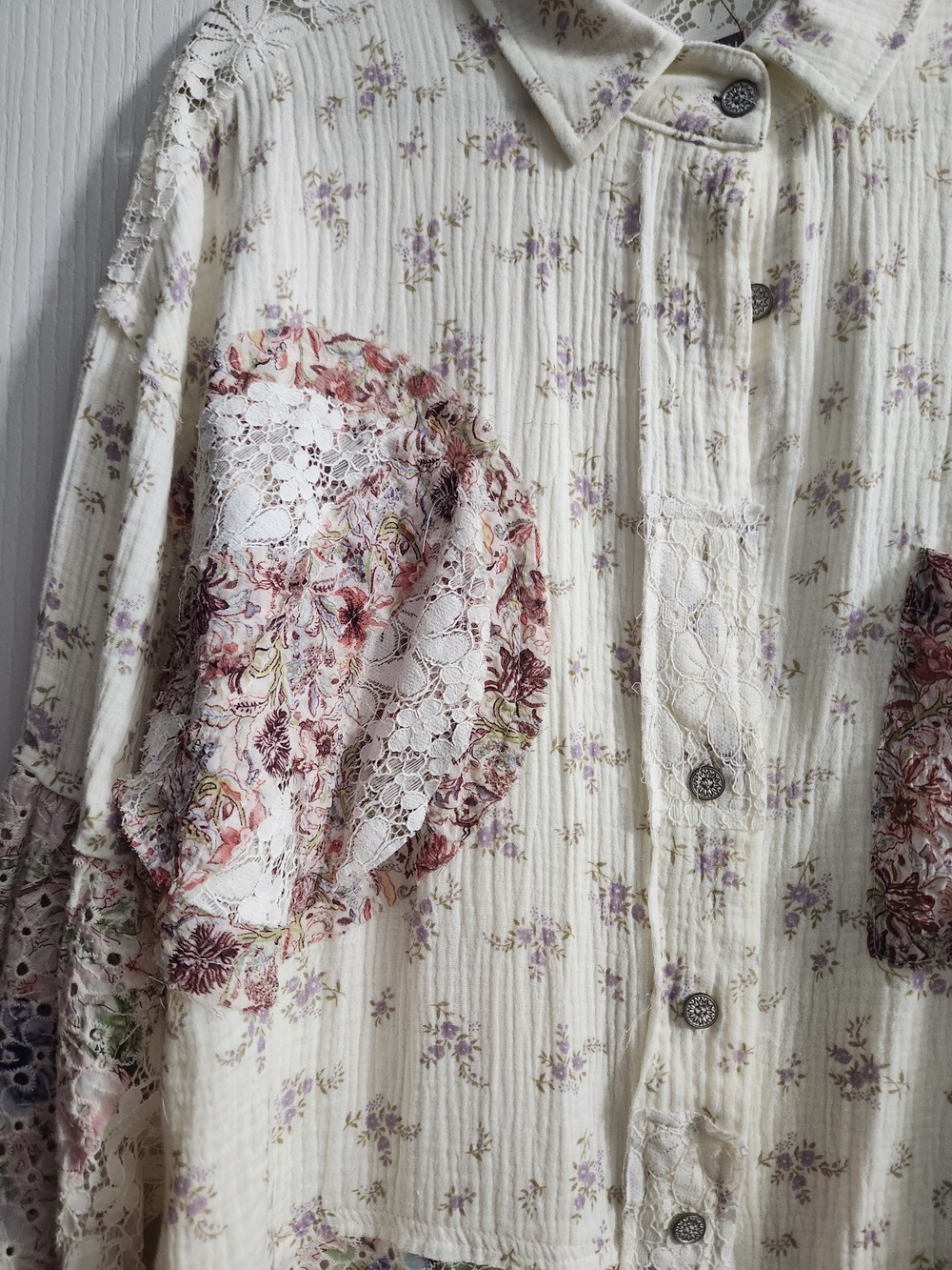 POL Floral Patchwork Double Peace Sign NEW Size M Boutique Blouse Cream w/lace - Picture 14 of 16